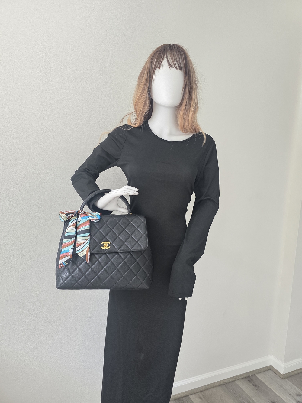 Auth CHANEL Caviar Kelly Quilted Jumbo Flap Top-Handle Bag - Picture 3 of 14